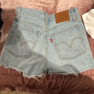 LEVIS DENIM SHORTS